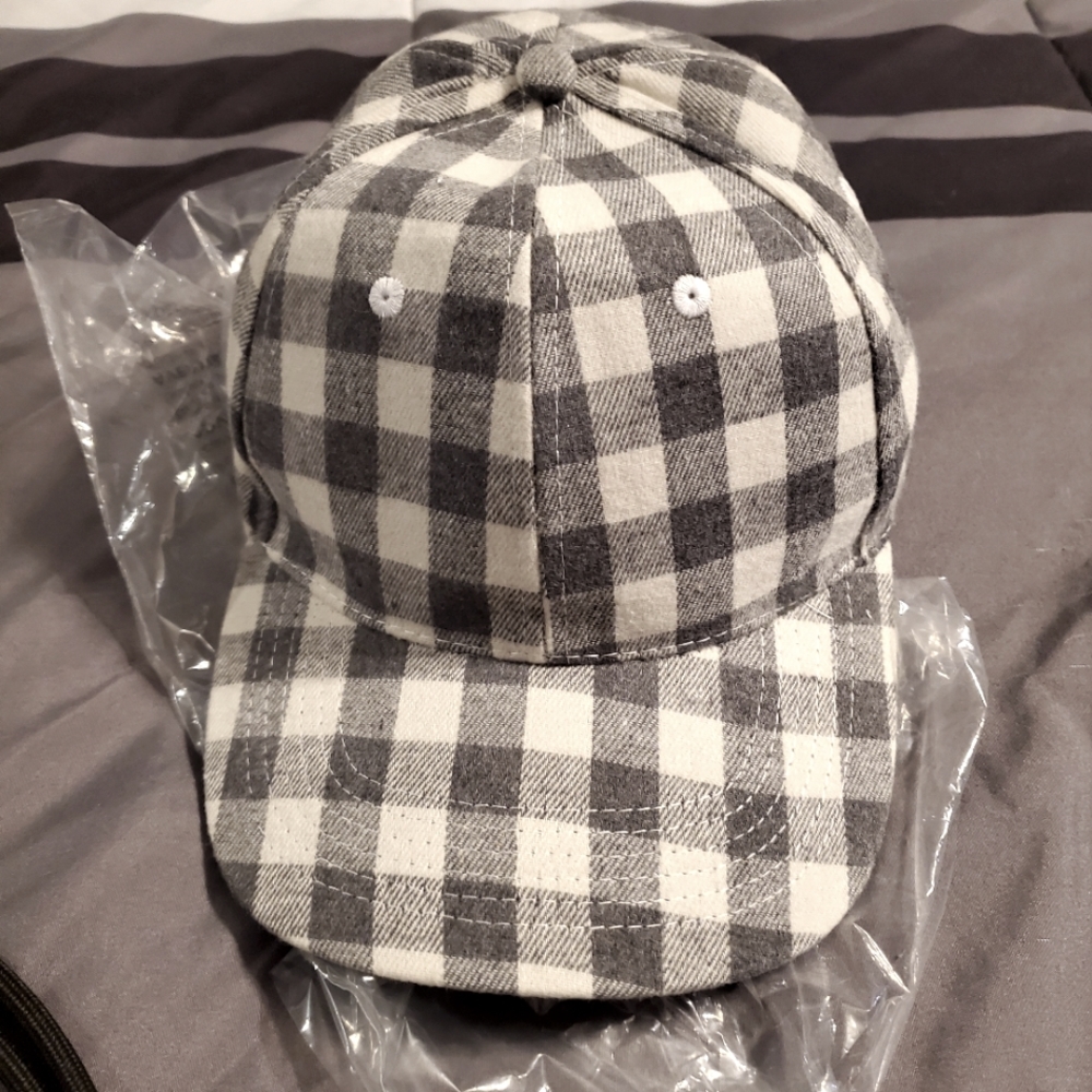 Cocus Pocus women's baseball cap.